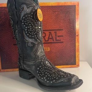 NWT Corral black studded cowboy boots